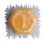 Propolisseife in Wabenform
